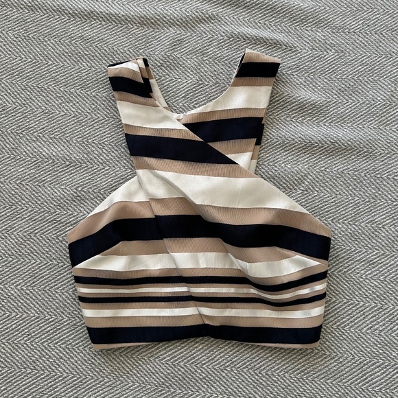 Finders Keepers⎪Hurricane Top - Picture 1 of 8